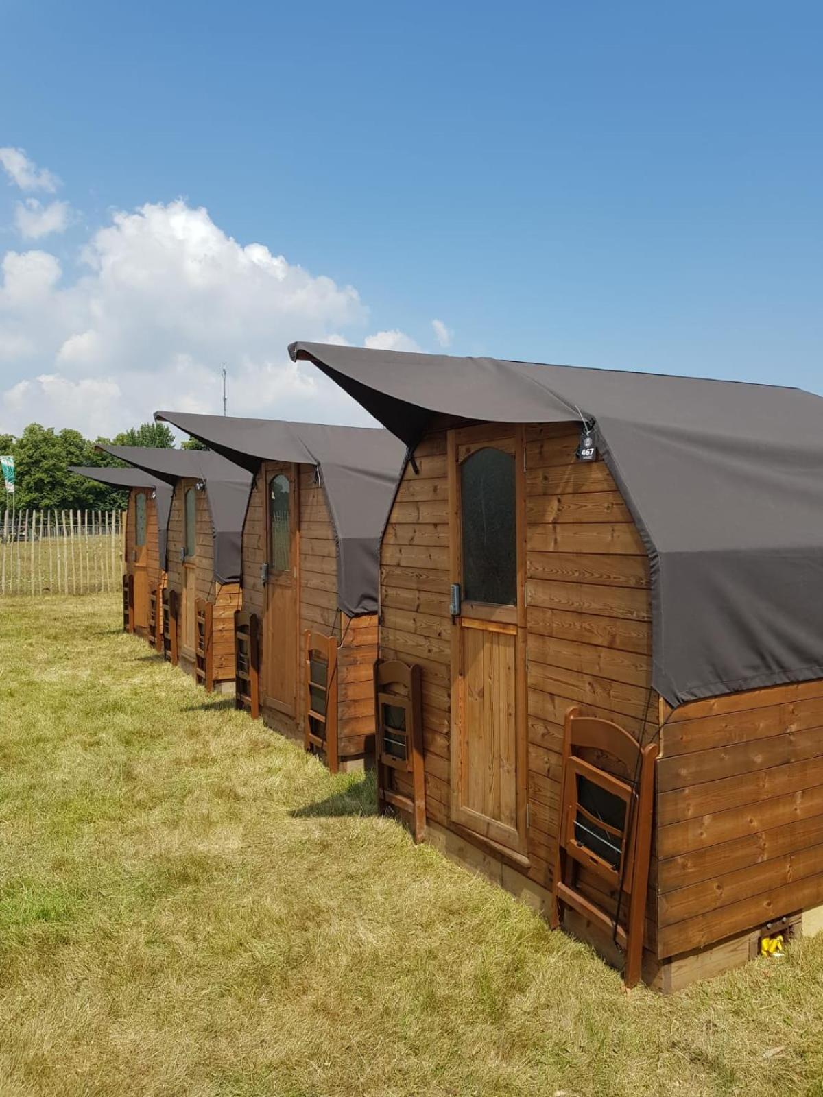 Suitehuts @ Silverstone Exteriör bild