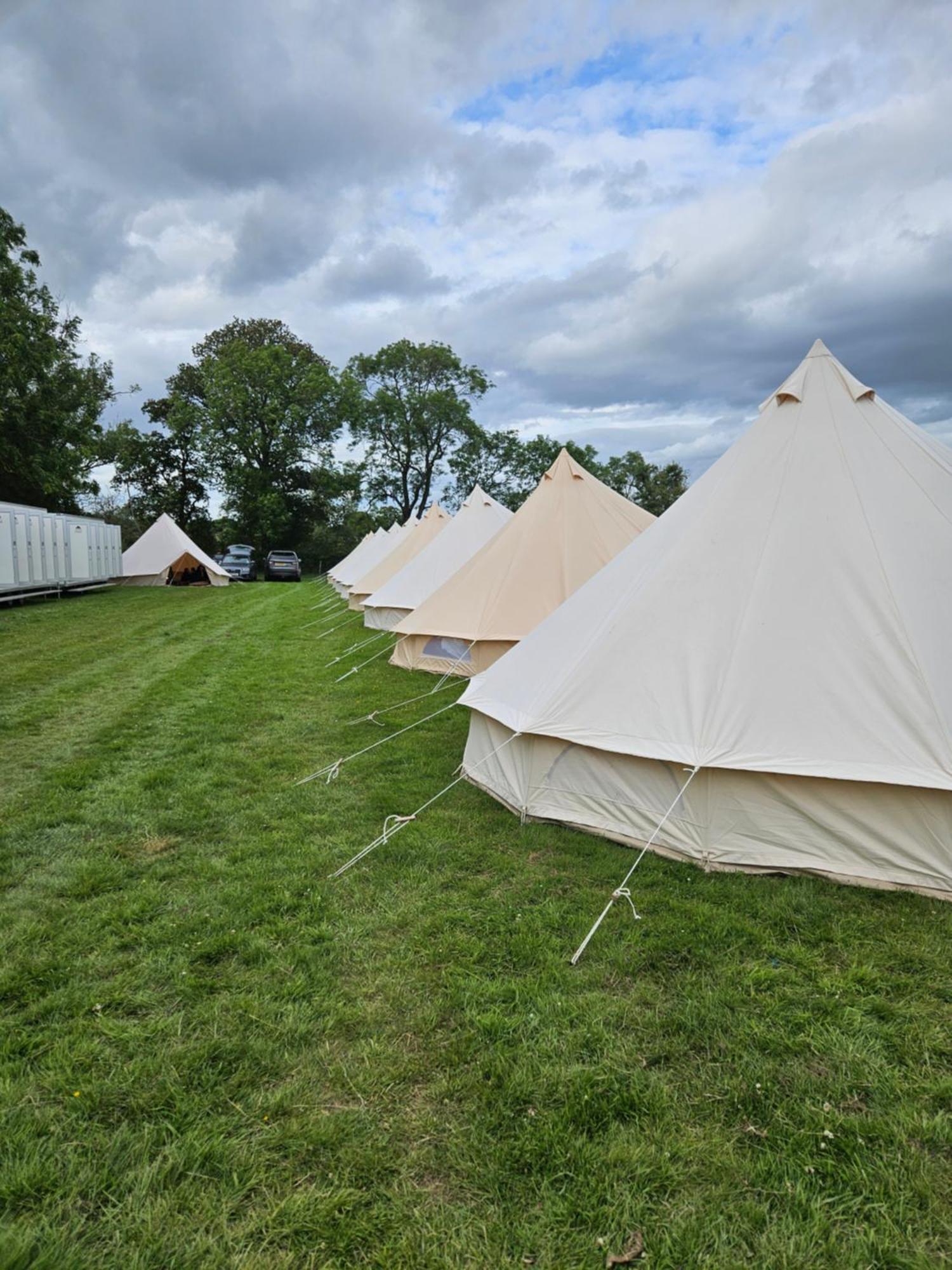 Suitehuts @ Silverstone Exteriör bild