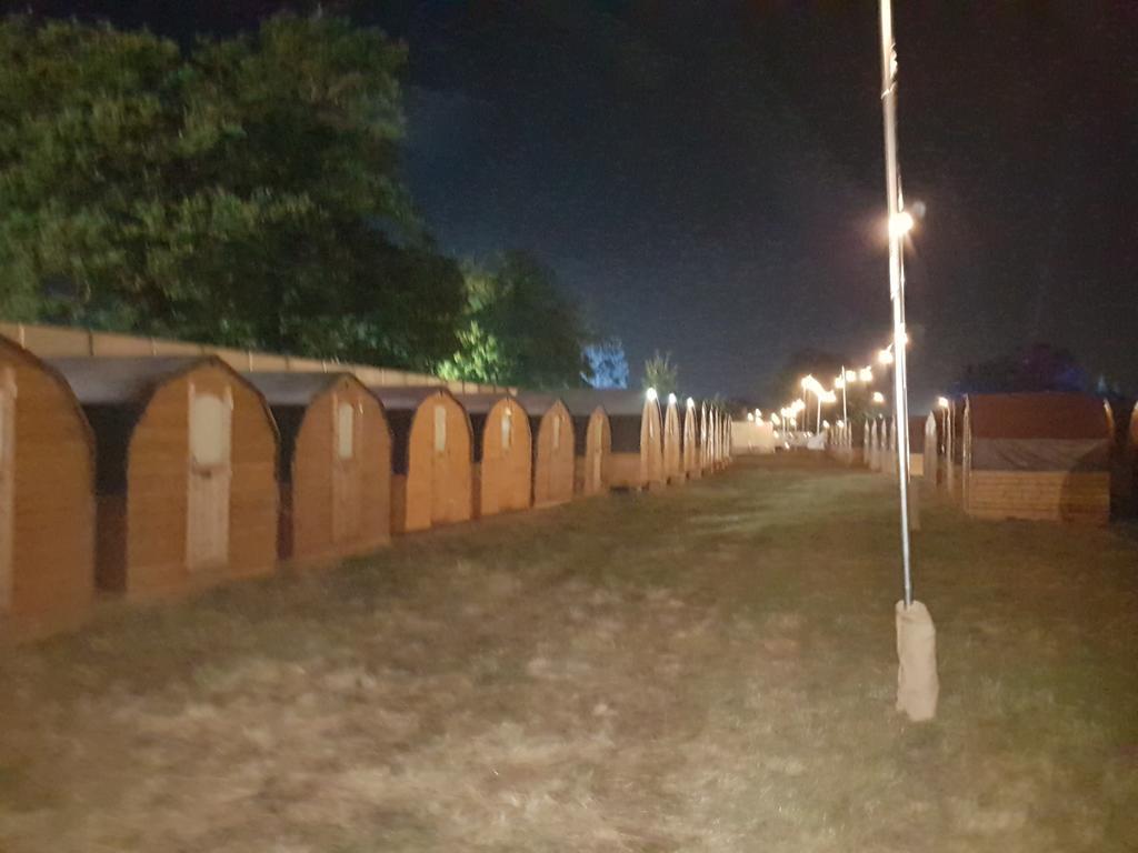 Suitehuts @ Silverstone Exteriör bild